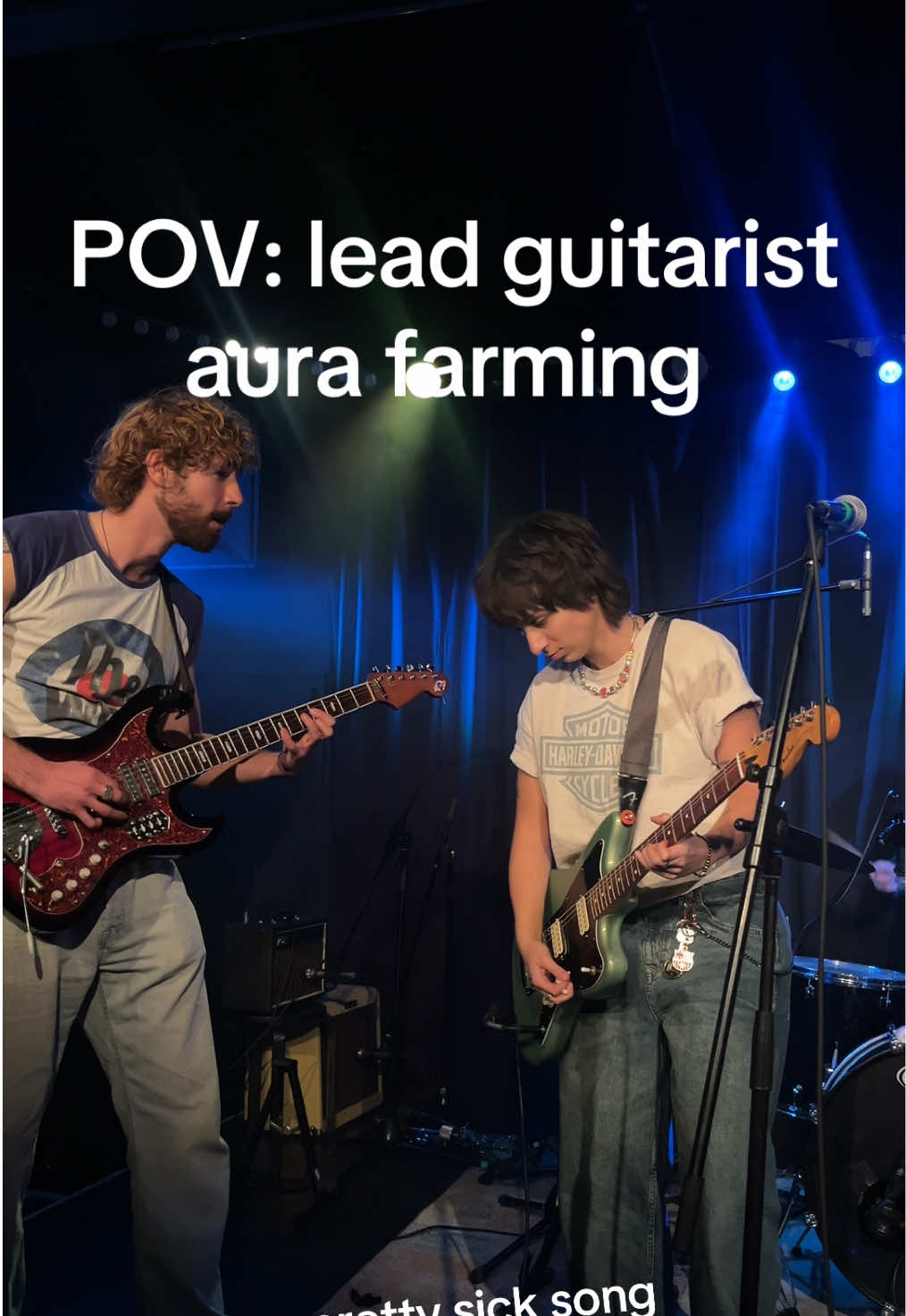 as he should, song is called “Everlustingly Yours” available everywhere 🕺 #thestrokes #guitarist #indierockband #newmusic #indieband 